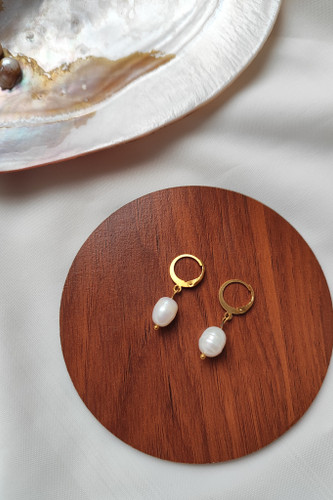 گوشواره مروارید پرورشی تک مروارید سفید گندمی |زیبایی طبیعی و لوکس