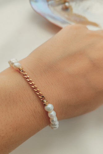 دستبند مروارید پرورشی سایز 5میل با زنجیر و اتصالات استیل رنگ ثابت