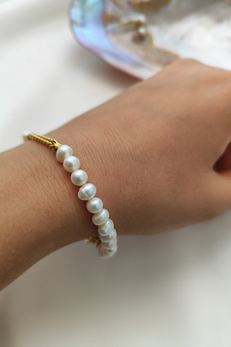 دستبند مروارید پرورشی سایز 5میل با زنجیر و اتصالات استیل رنگ ثابت